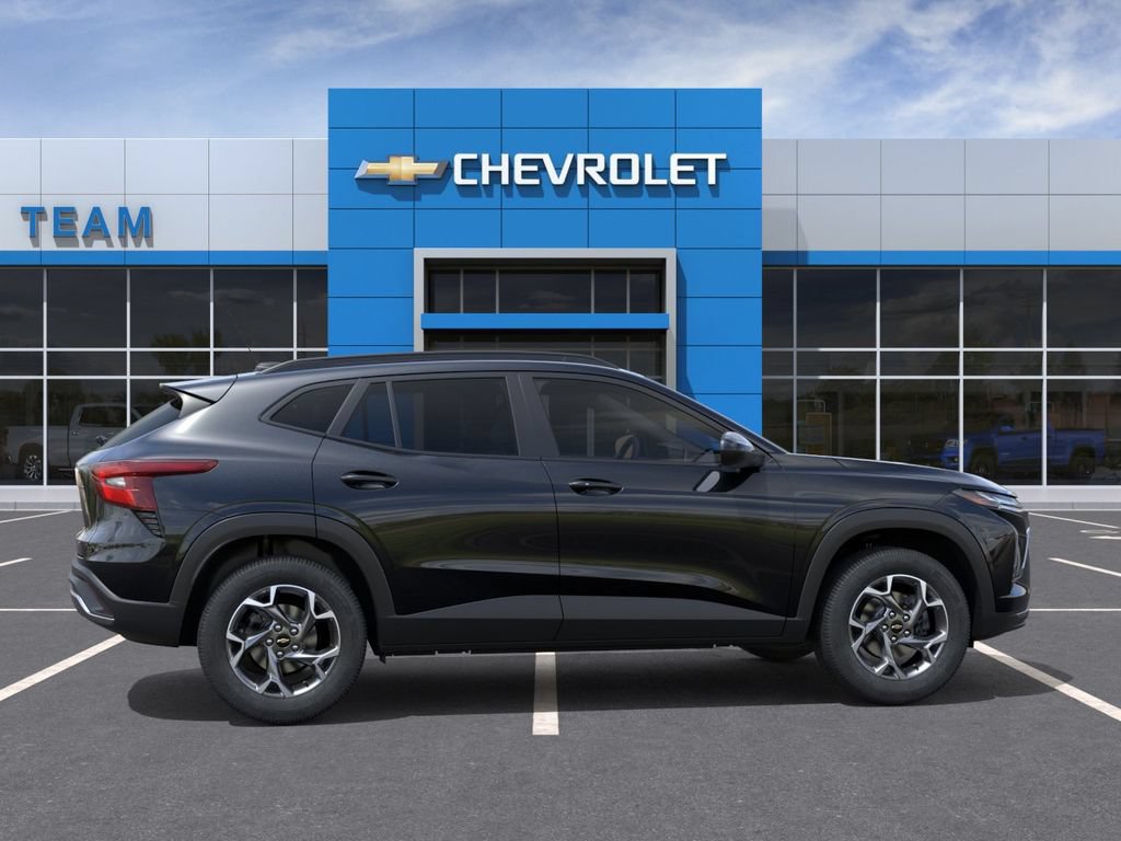 New 2026 Chevrolet Trax LT w/ LT Convenience Package FWD image 5