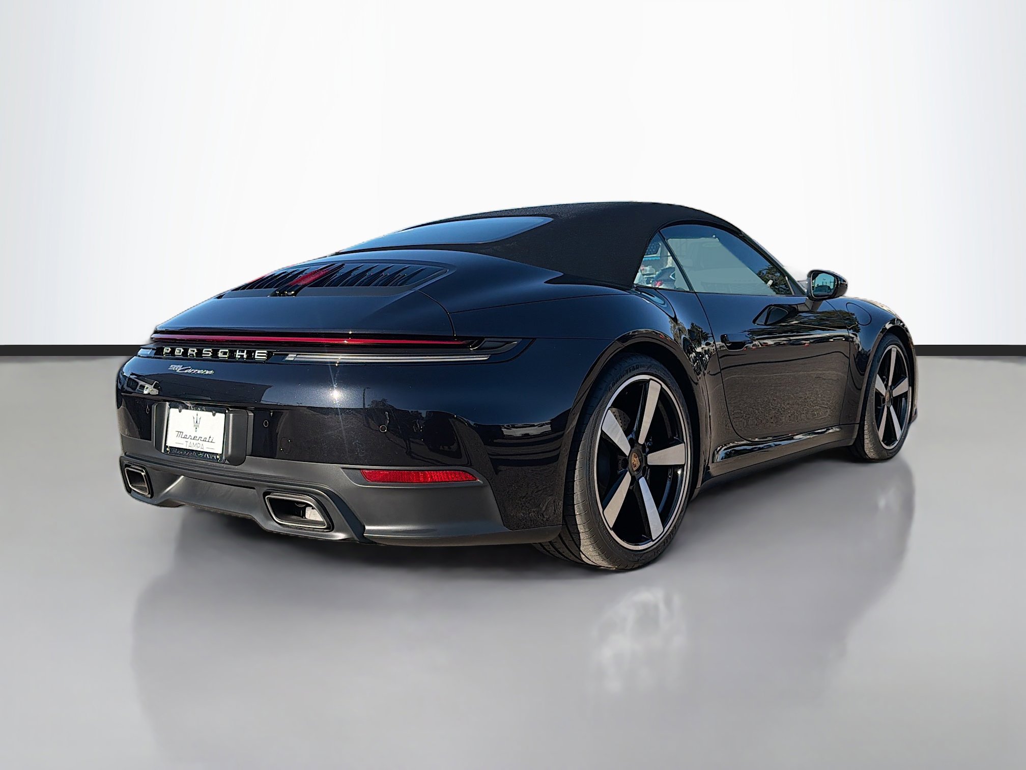 Used 2025 Porsche 911 Carrera image 3