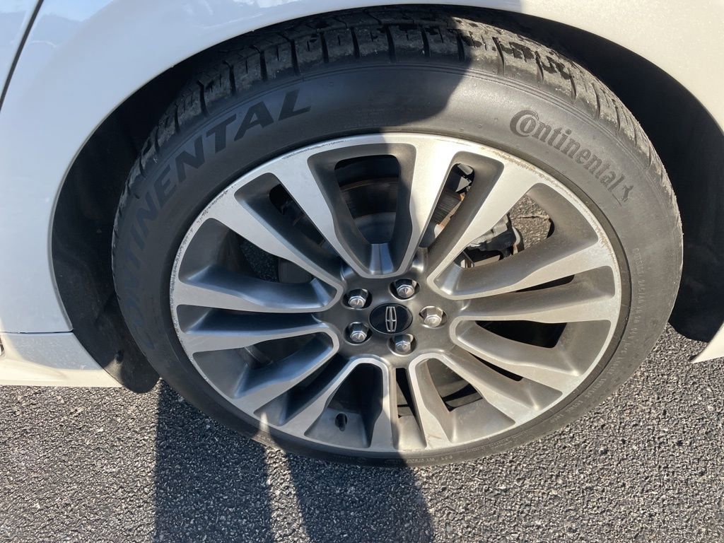 Used 2020 Lincoln Continental Standard w/ Premium Package image 13