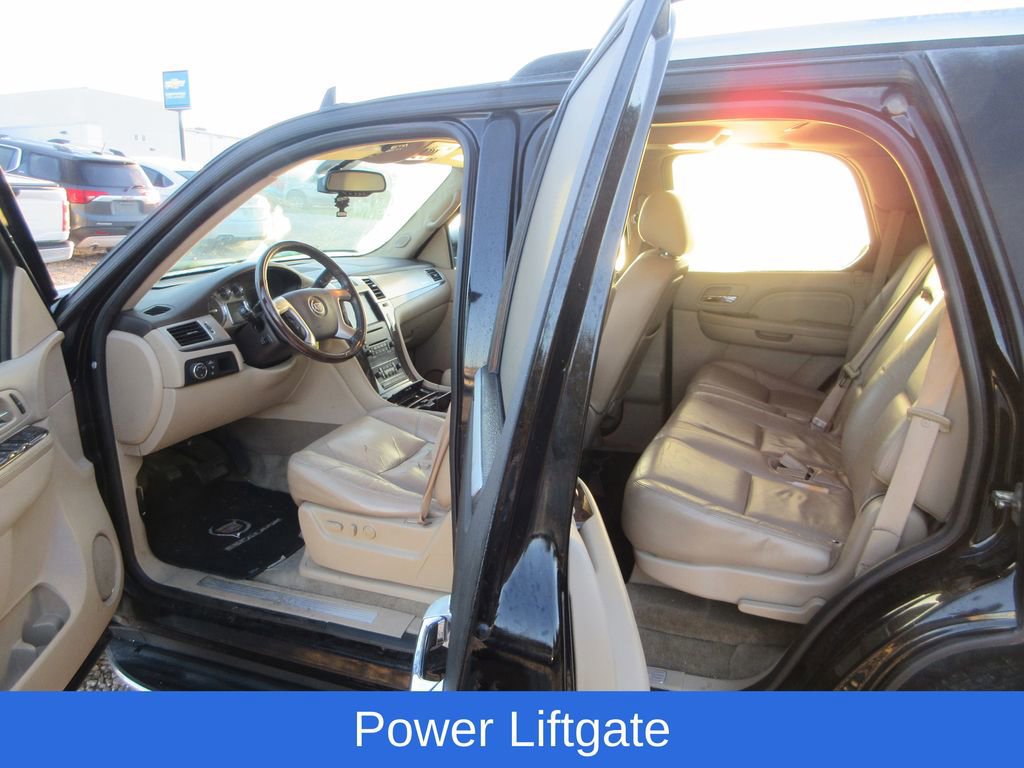 Used 2010 Cadillac Escalade Luxury image 5