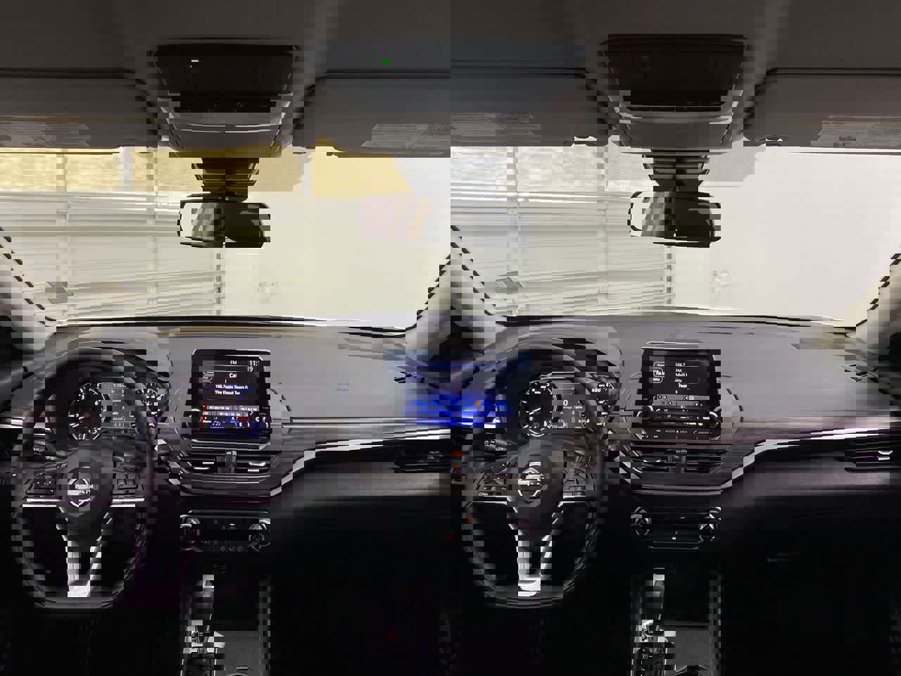 Used 2025 Nissan Altima 2.5 SV image 13