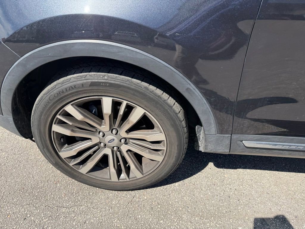 Used 2017 Ford Explorer Platinum image 11