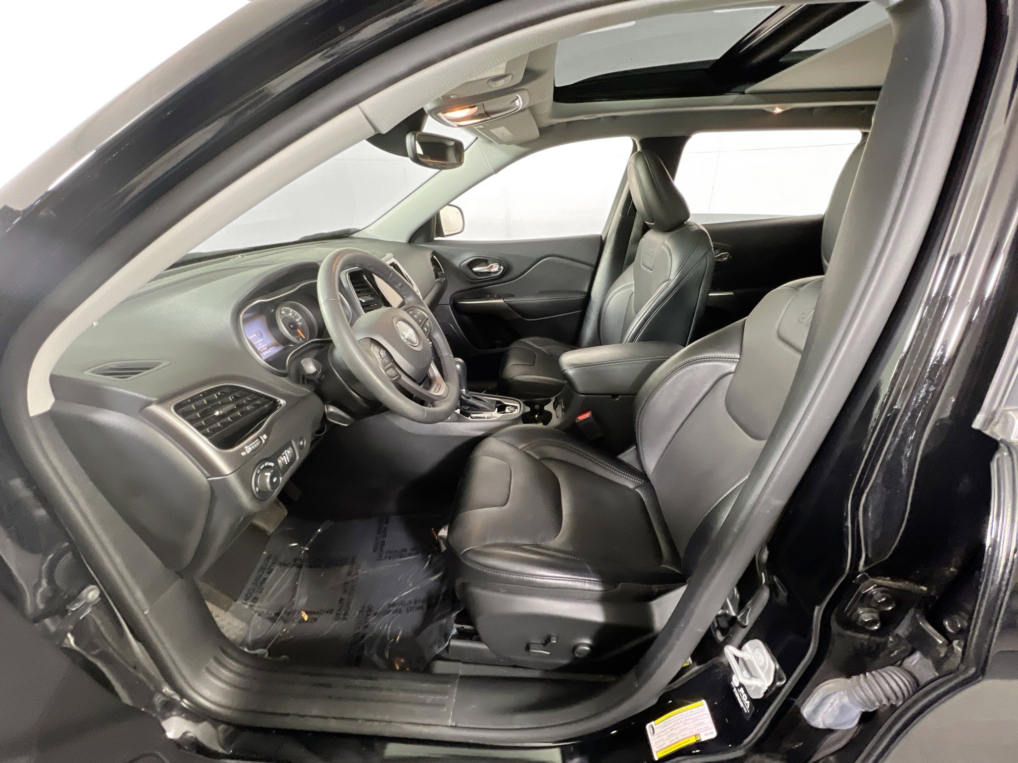 Used 2022 Jeep Cherokee Limited image 20