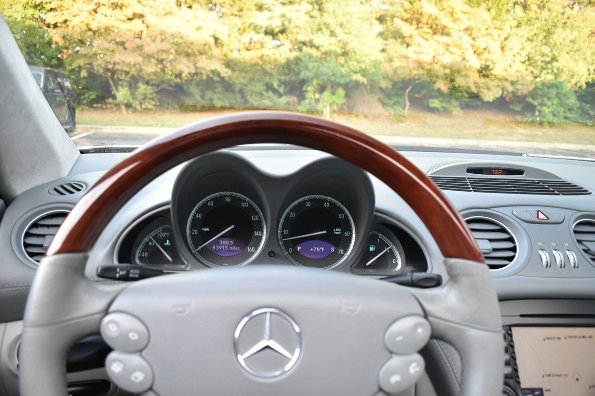 Used 2005 Mercedes-Benz SL 600 image 34