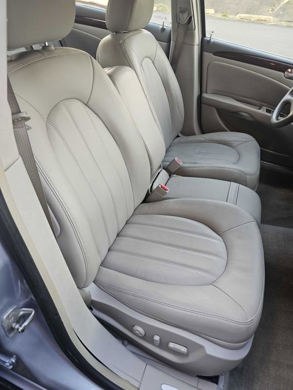 Used 2006 Buick Lucerne CXL w/ Luxury Package FWD image 21
