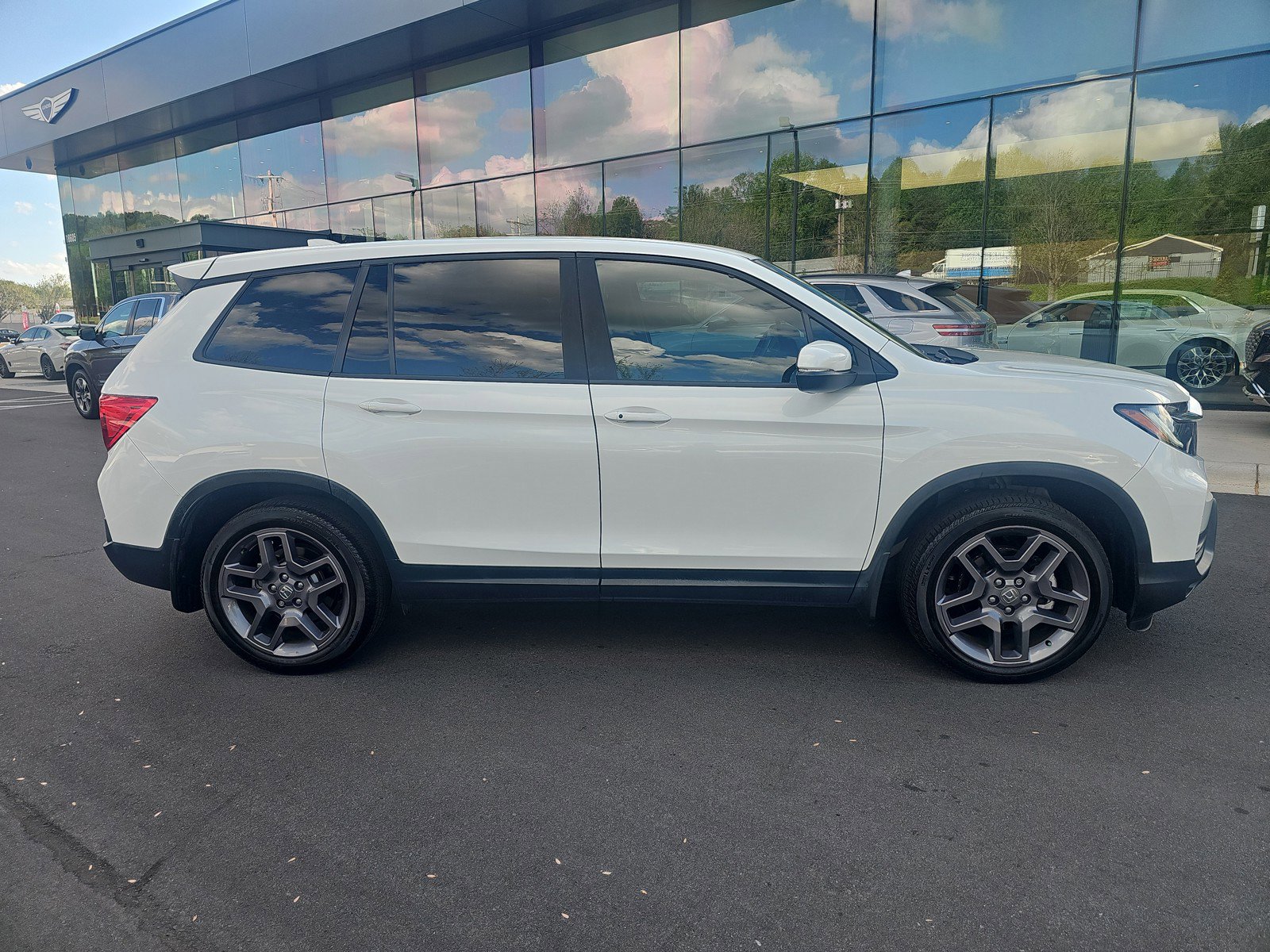 Used 2022 Honda Passport EX-L image 4