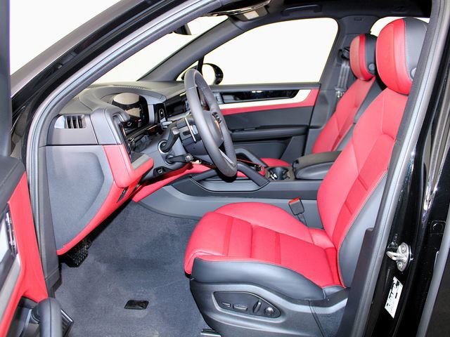 Certified 2025 Porsche Cayenne image 19