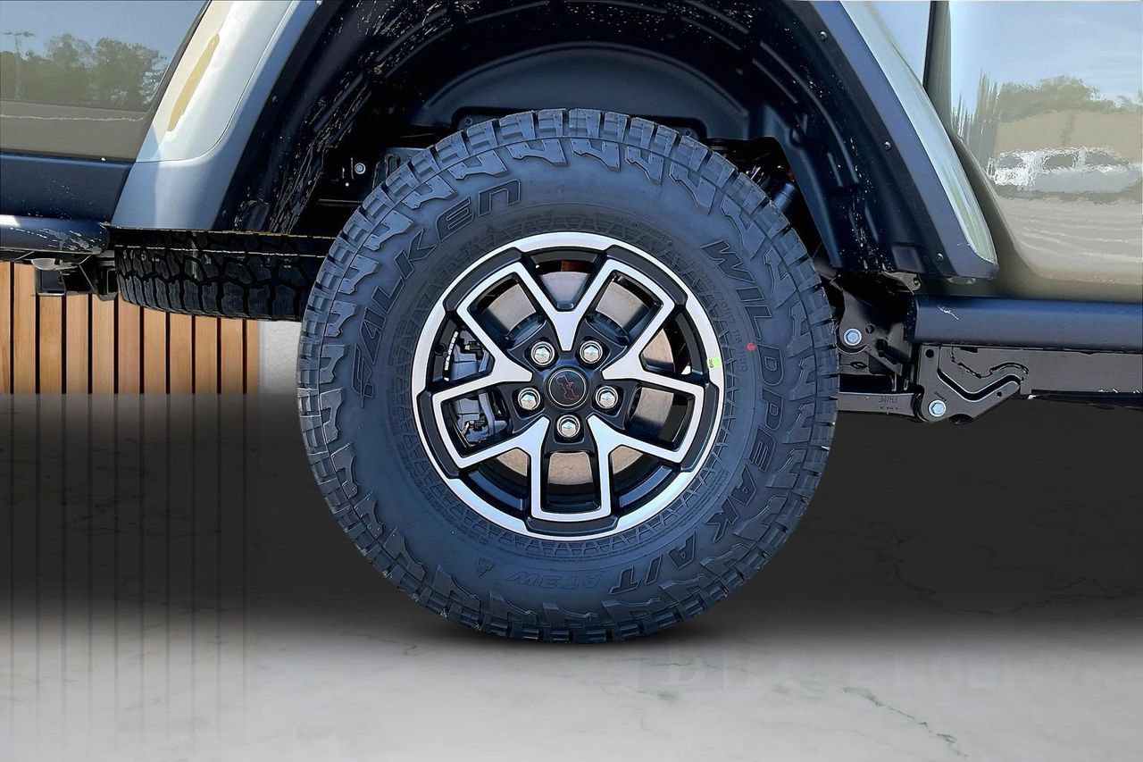 New 2026 Jeep Gladiator Rubicon w/ Steel Power Dome Hood Package AWD/4WD image 33
