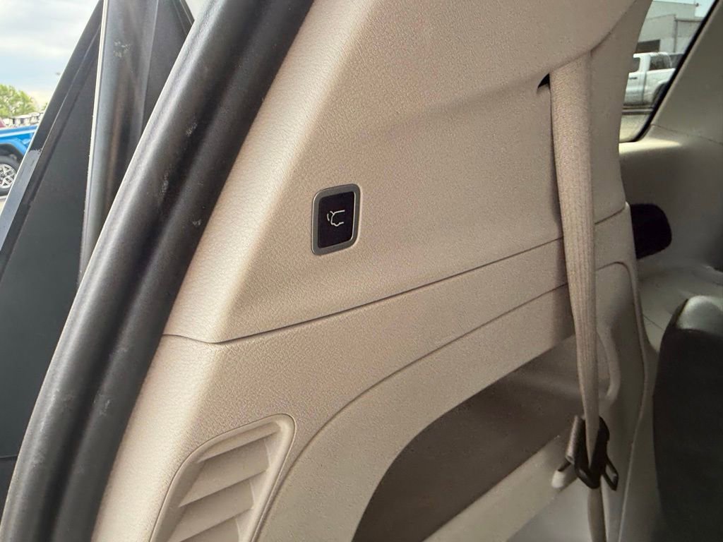 Used 2023 Chrysler Pacifica Touring-L FWD image 51