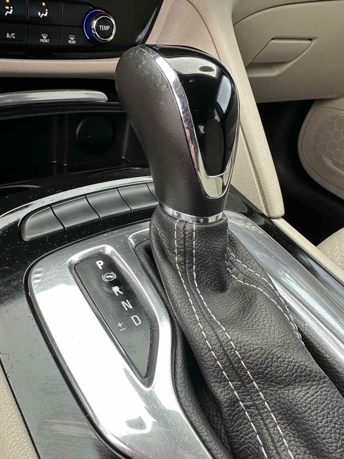 Used 2018 Buick Regal Preferred image 31