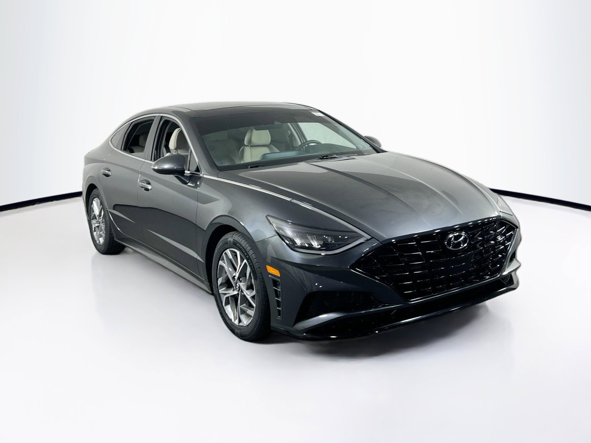 Used 2023 Hyundai Sonata SEL w/ Convenience Package image 3