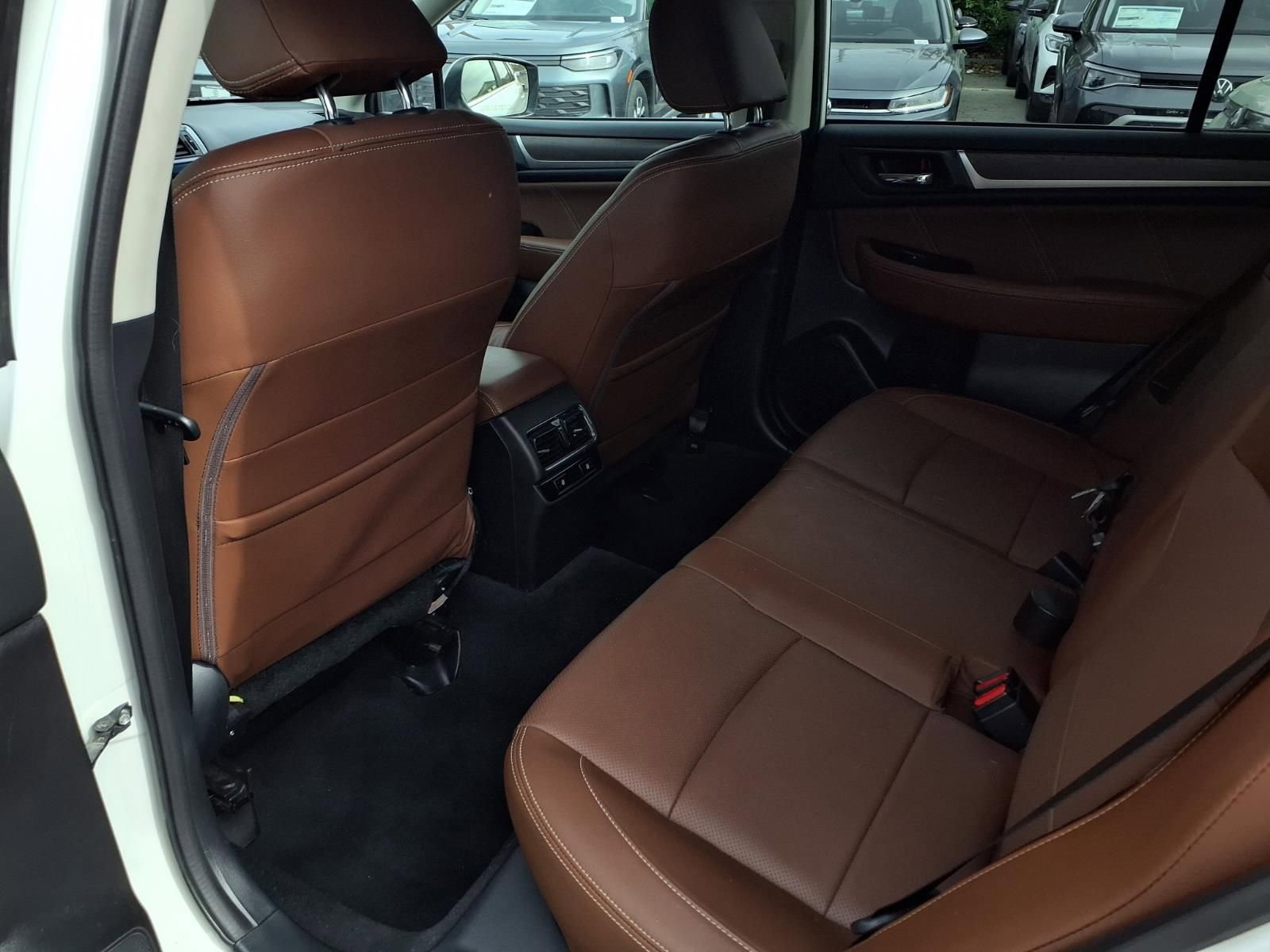 Used 2017 Subaru Outback 3.6R Touring image 18