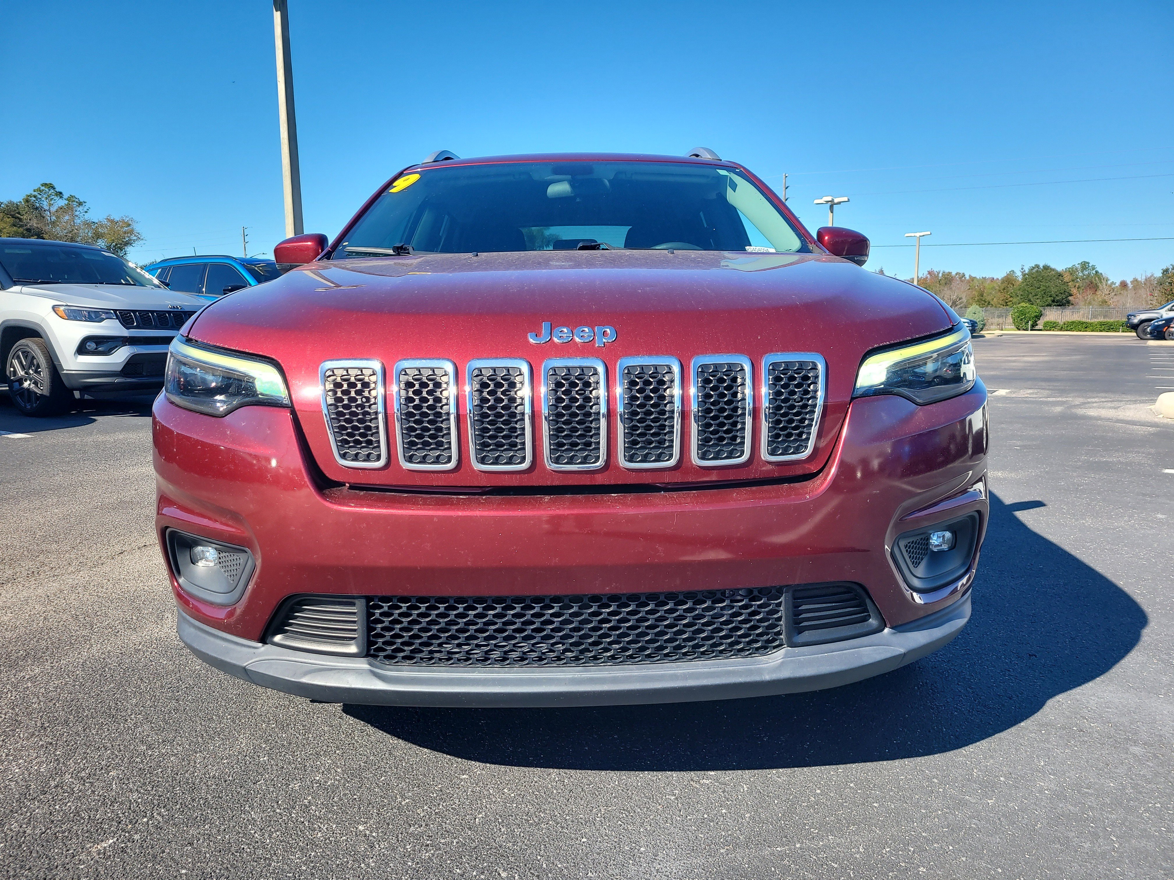 Used 2019 Jeep Cherokee Latitude w/ Popular Appearance Group image 2