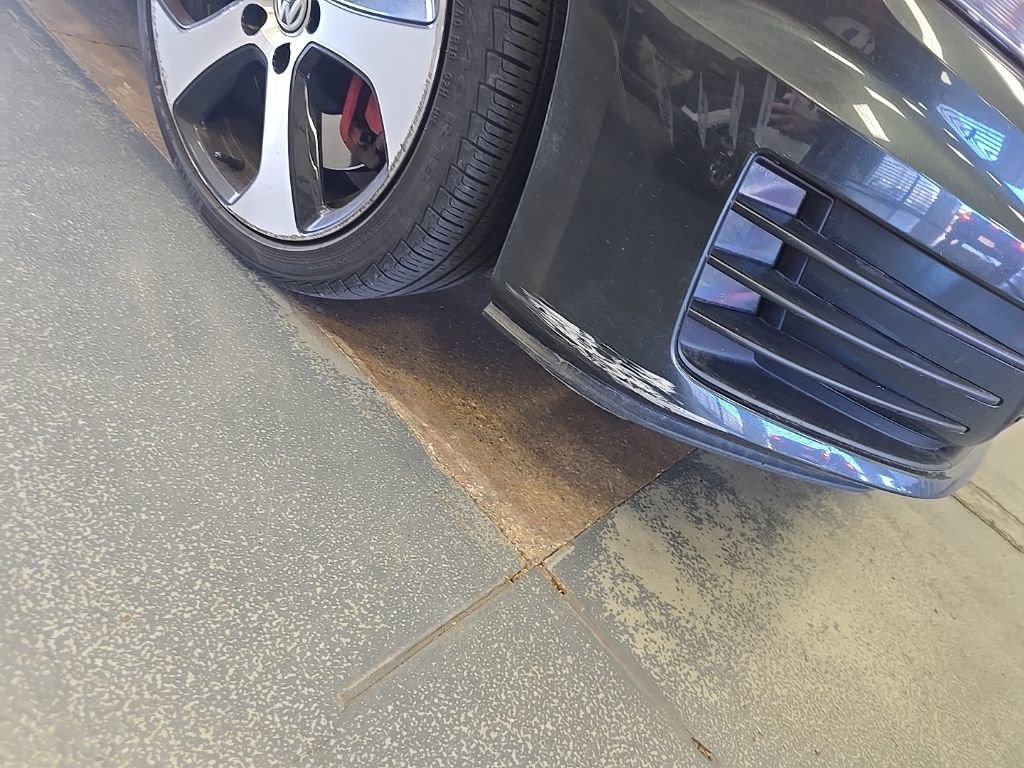 Used 2017 Volkswagen GTI SE image 6