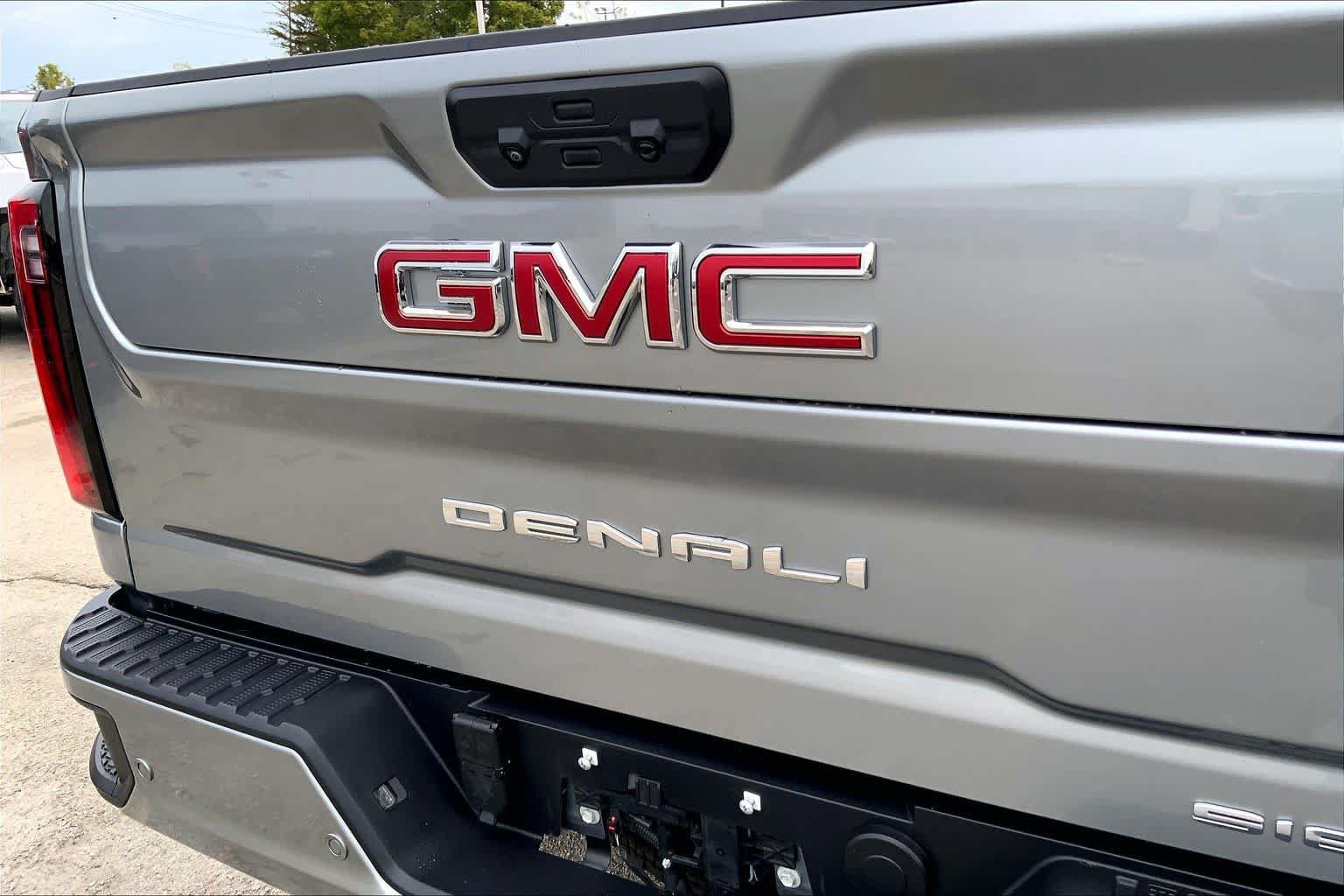 Used 2026 GMC Sierra 3500 Denali w/ Denali Reserve Package AWD/4WD image 28