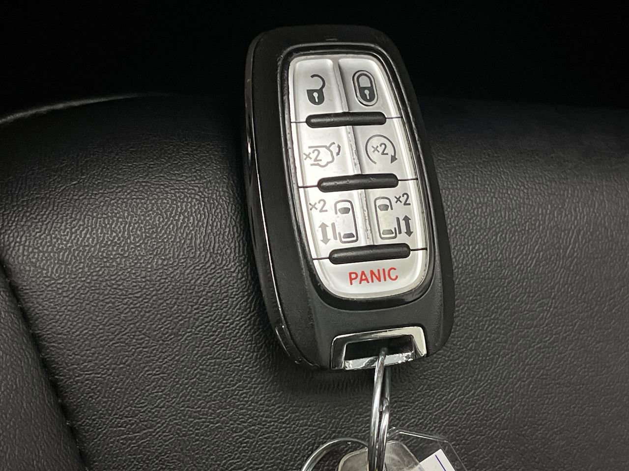 Used 2024 Chrysler Pacifica Touring-L FWD image 26