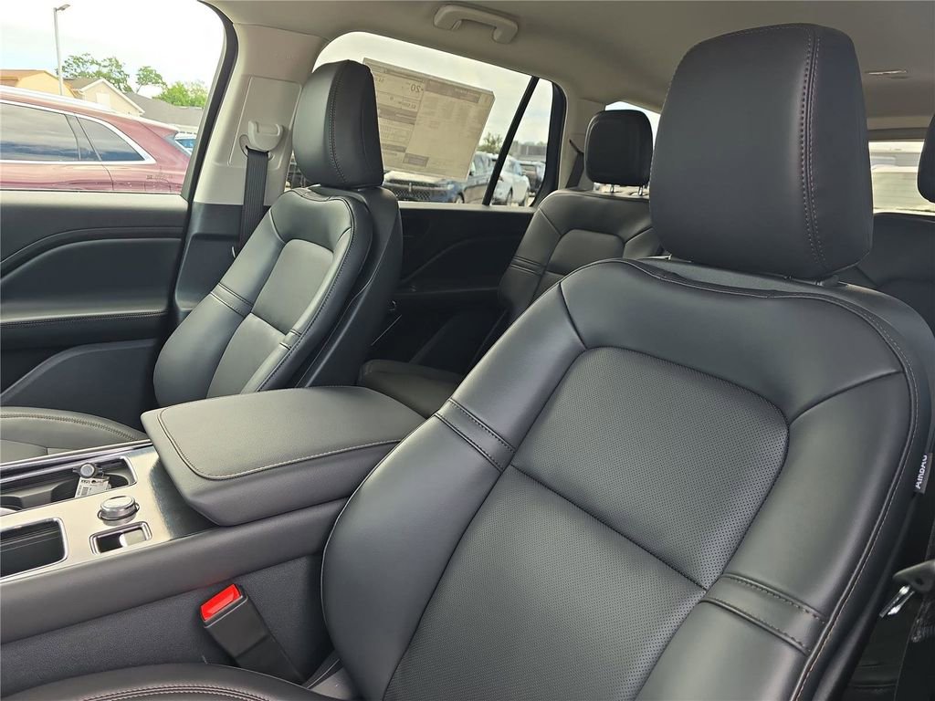 New 2026 Lincoln Aviator AWD image 17