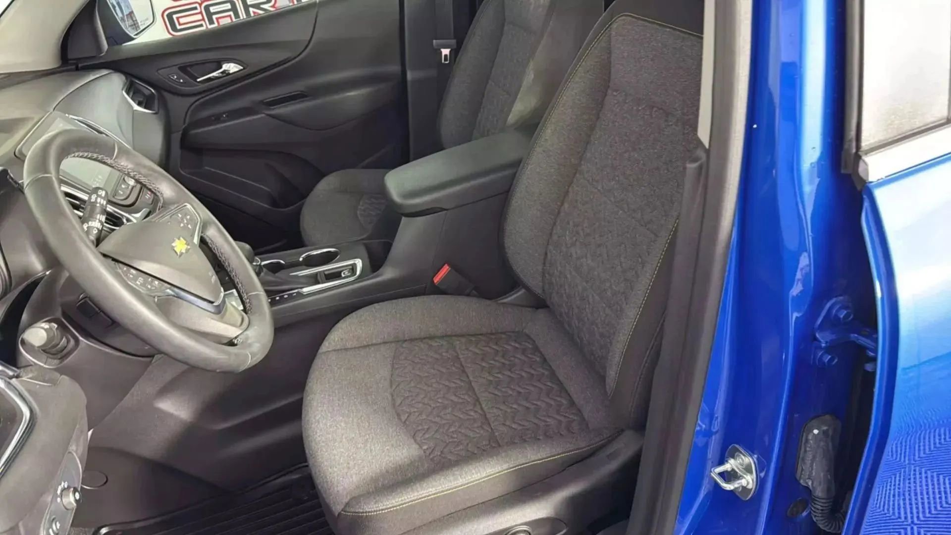 Used 2024 Chevrolet Equinox LT image 36