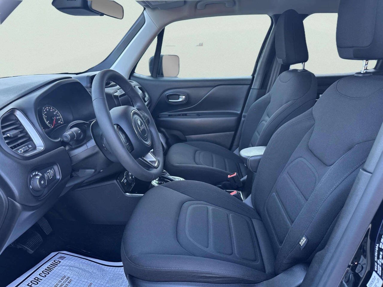 Used 2022 Jeep Renegade Latitude AWD/4WD image 35