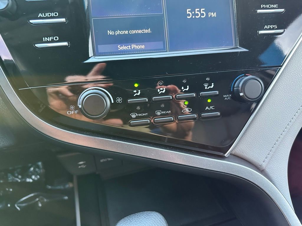 Used 2018 Toyota Camry L image 25