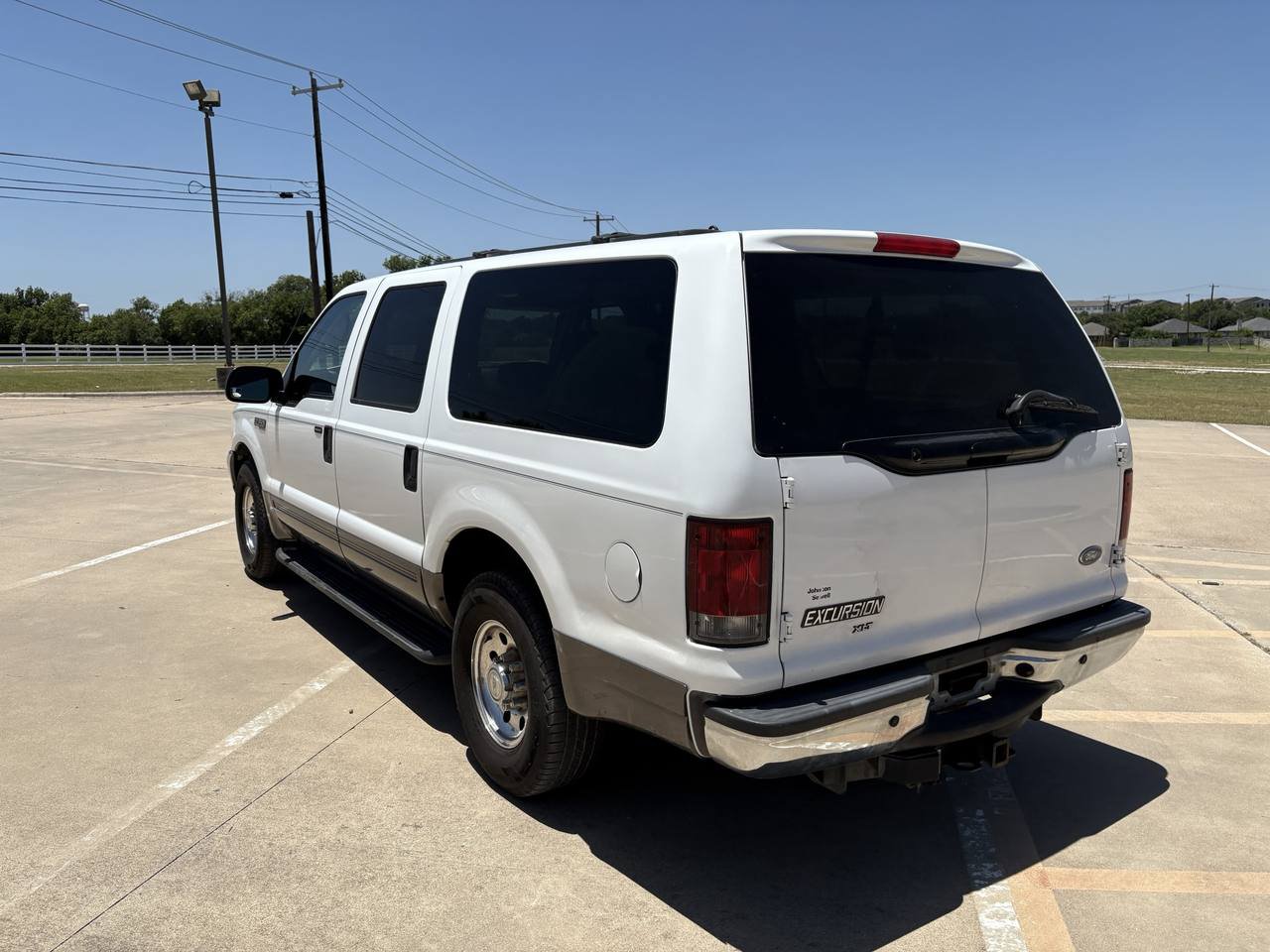 Used 2003 Ford Excursion XLT RWD image 2