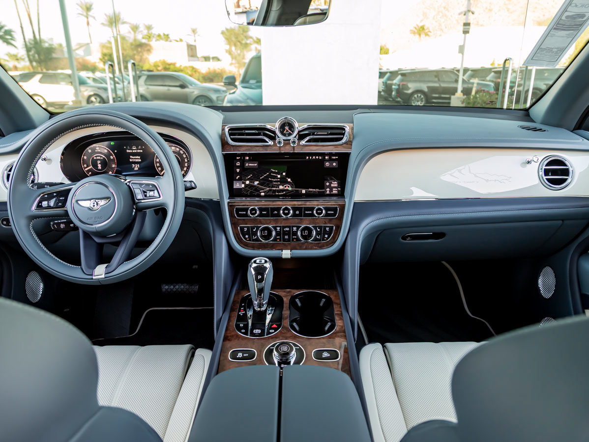 New 2027 Bentley Bentayga AWD/4WD image 25