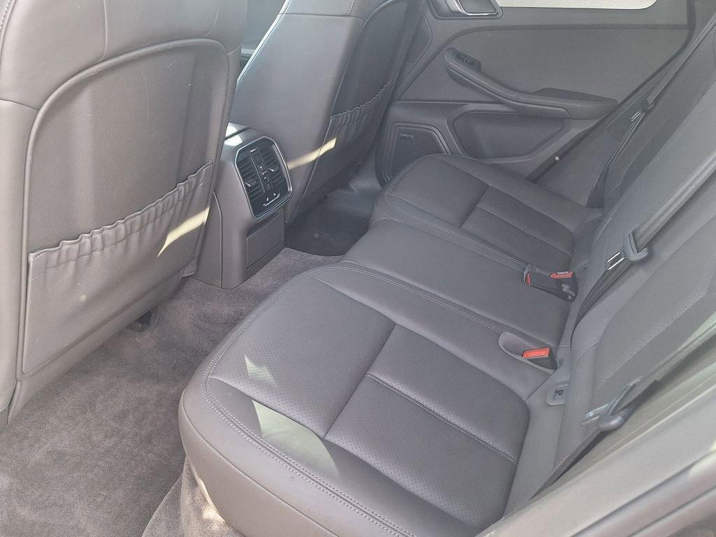 Used 2017 Porsche Macan S image 12