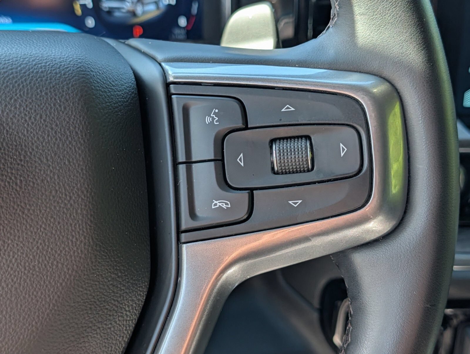 Used 2024 Chevrolet Silverado 1500 LTZ w/ Technology Package AWD/4WD image 36