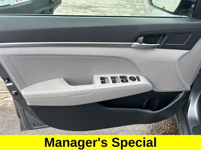 Used 2019 Hyundai Elantra SE image 11