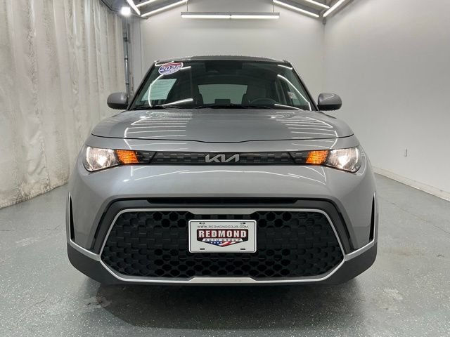 Used 2025 Kia Soul LX w/ LX Technology Package FWD image 3