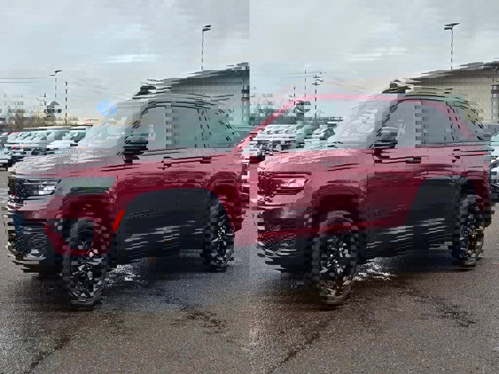 Used 2023 Jeep Grand Cherokee Altitude