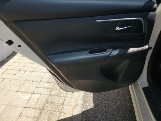 Used 2017 Nissan Altima 2.5 SR w/ Interior Lighting Package image 30