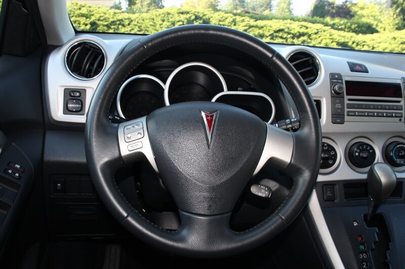 Used 2009 Pontiac Vibe AWD w/ Sun And Sound Package image 18