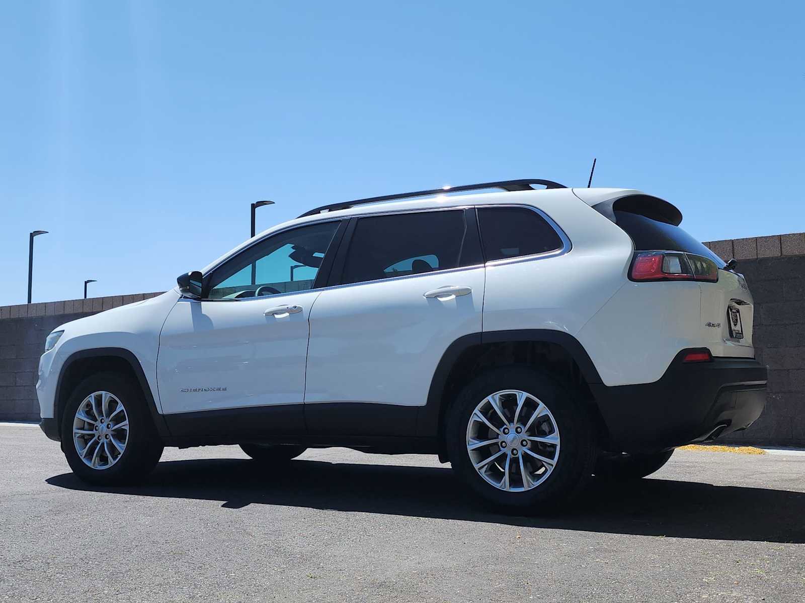 Used 2022 Jeep Cherokee Latitude Lux AWD/4WD image 7