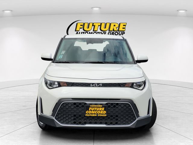 Used 2025 Kia Soul LX w/ LX Technology Package FWD image 4