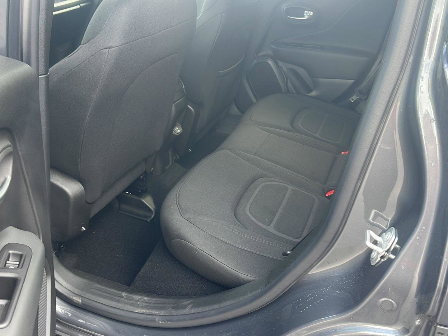 Used 2022 Jeep Renegade Latitude image 13