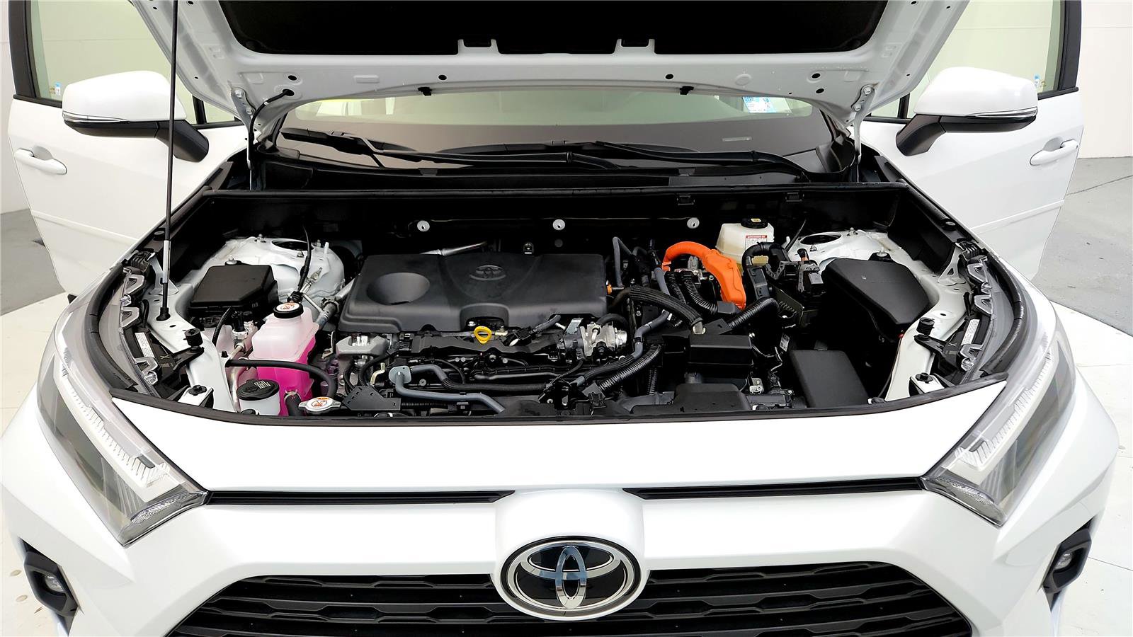 Used 2025 Toyota RAV4 XLE Premium w/ Weather Package image 15