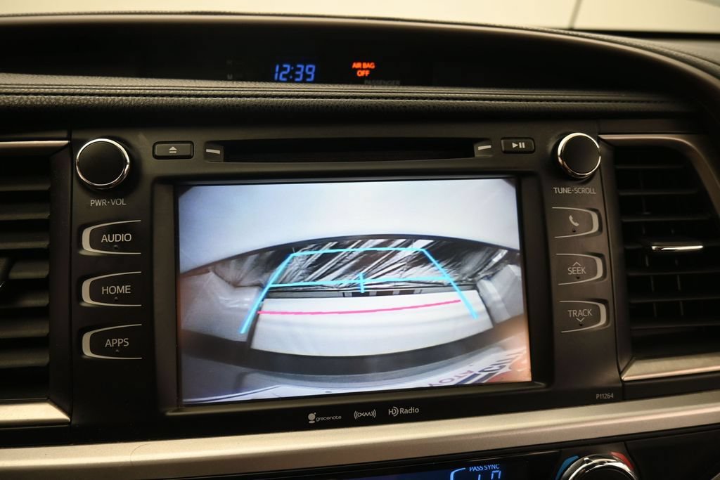 Used 2016 Toyota Highlander Plus AWD/4WD image 25