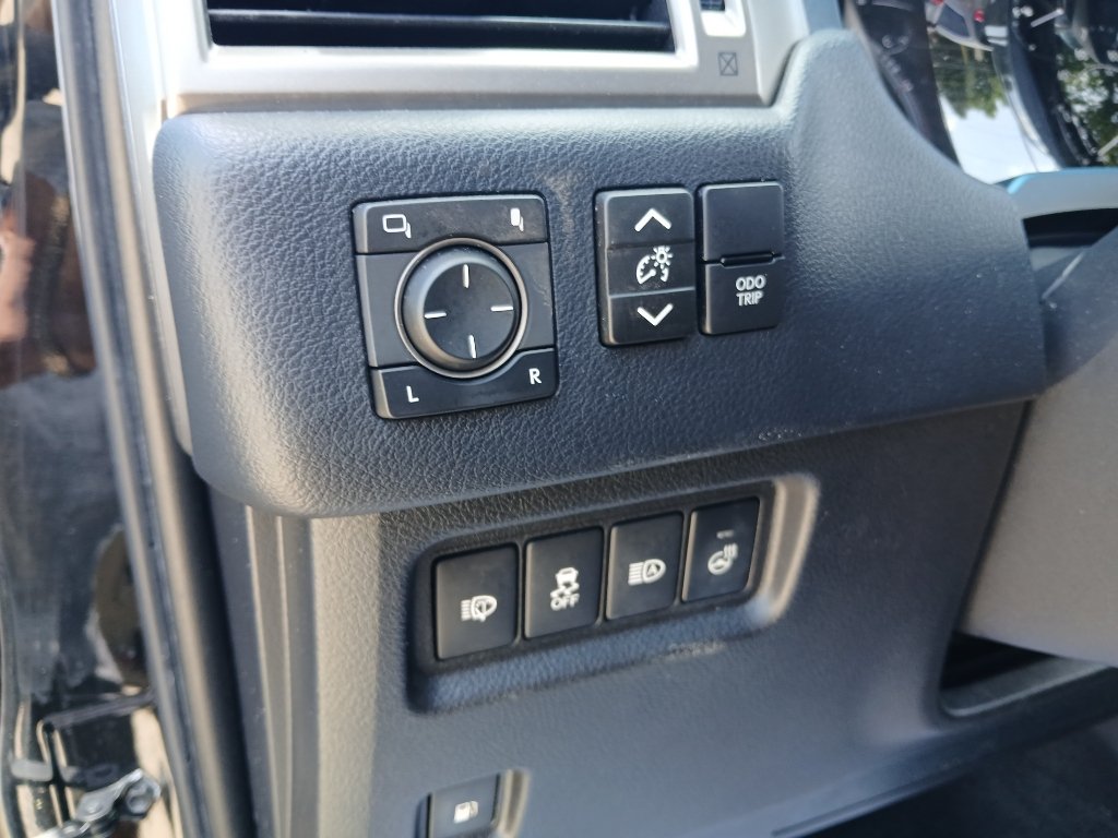 Used 2021 Lexus GX 460 Premium w/ Premium Package AWD/4WD image 12