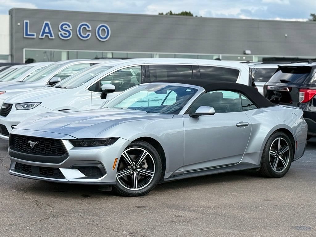 Used 2025 Ford Mustang Premium RWD image 1