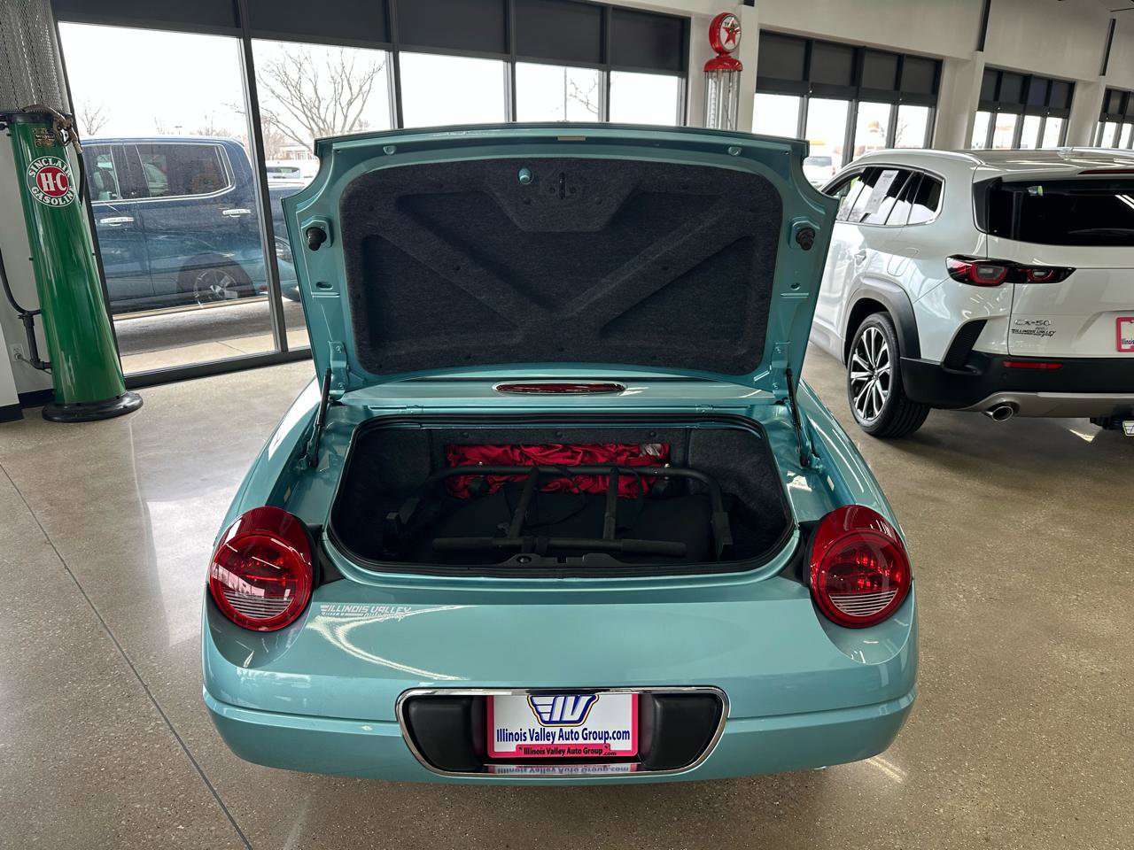 Used 2002 Ford Thunderbird Deluxe image 16