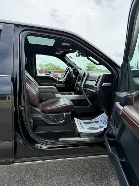 Used 2017 Ford F350 Platinum w/ Platinum Ultimate Package image 5