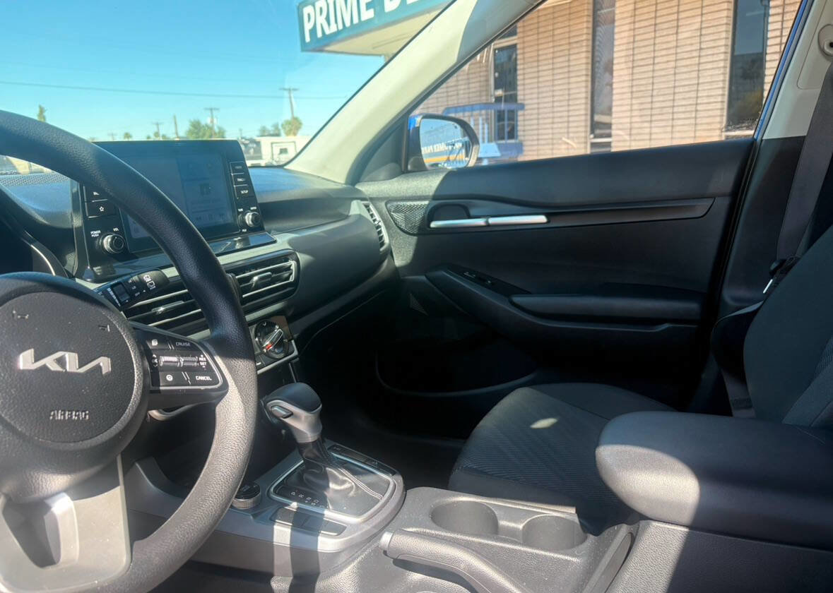 Used 2023 Kia Seltos LX image 3