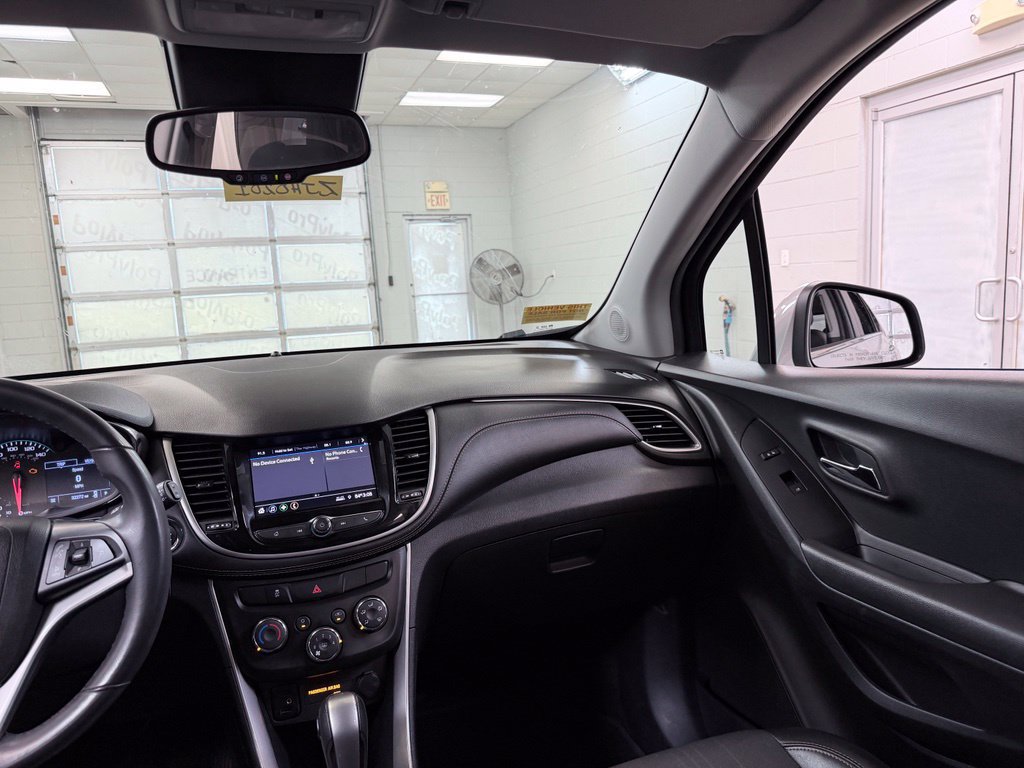 Used 2020 Chevrolet Trax LT w/ LT Convenience Package FWD image 23