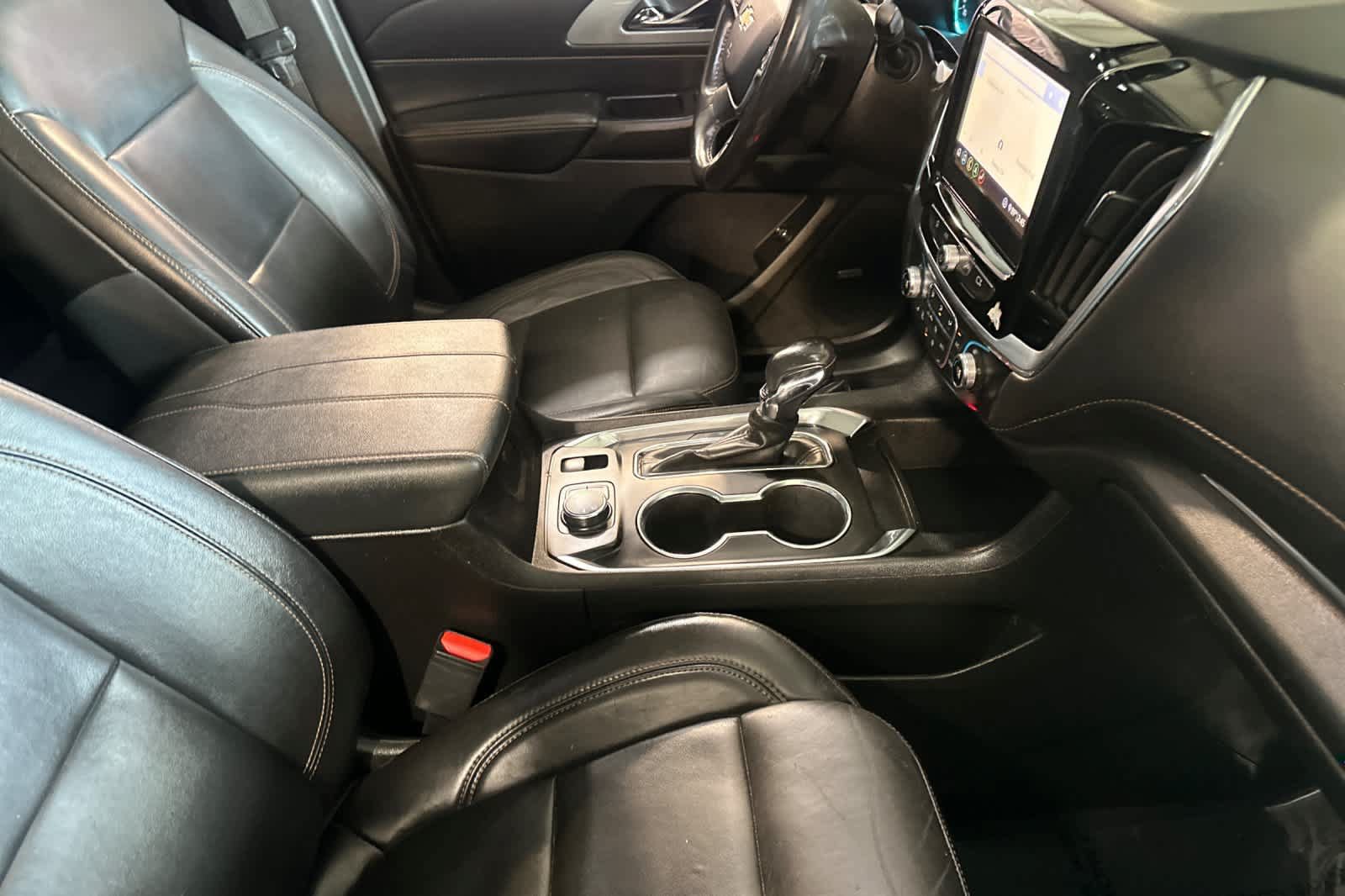 Used 2021 Chevrolet Traverse LT w/ LT Premium Package AWD/4WD image 4