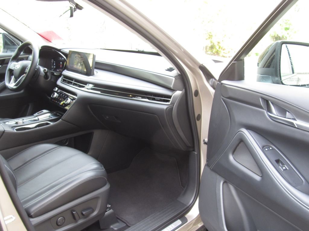 Used 2025 INFINITI QX60 Luxe image 18