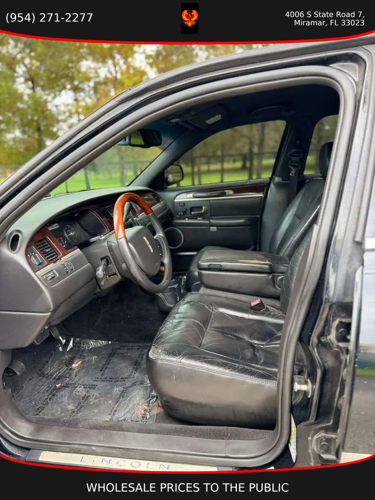 Used 2008 Lincoln Town Car Signature Limited image 7