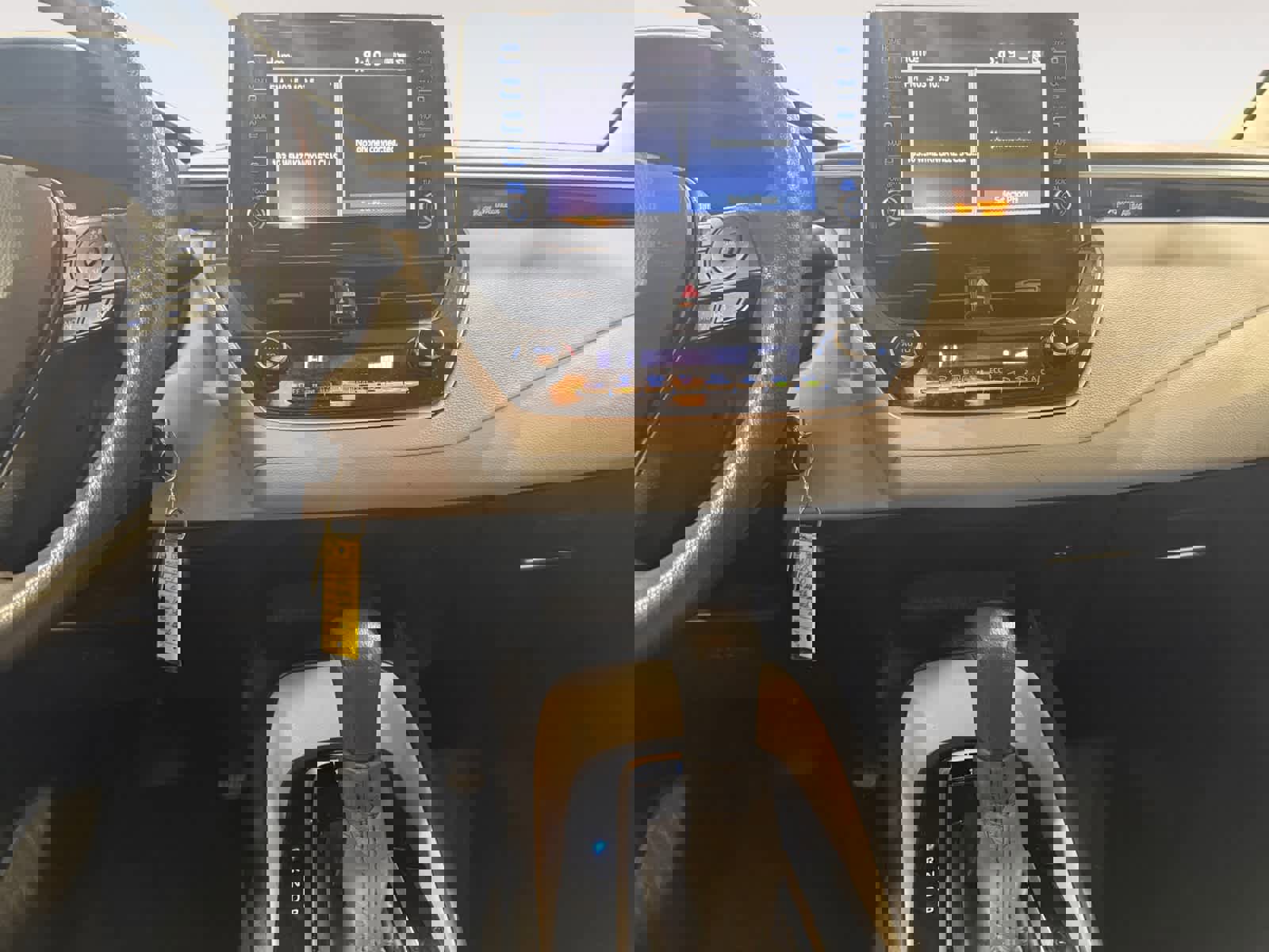 Used 2020 Toyota Corolla LE image 12