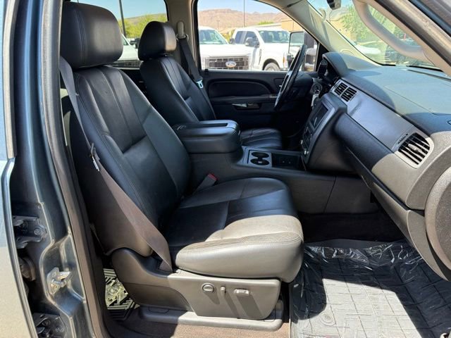 Used 2014 Chevrolet Silverado 2500 LTZ w/ LTZ Plus Package AWD/4WD image 32