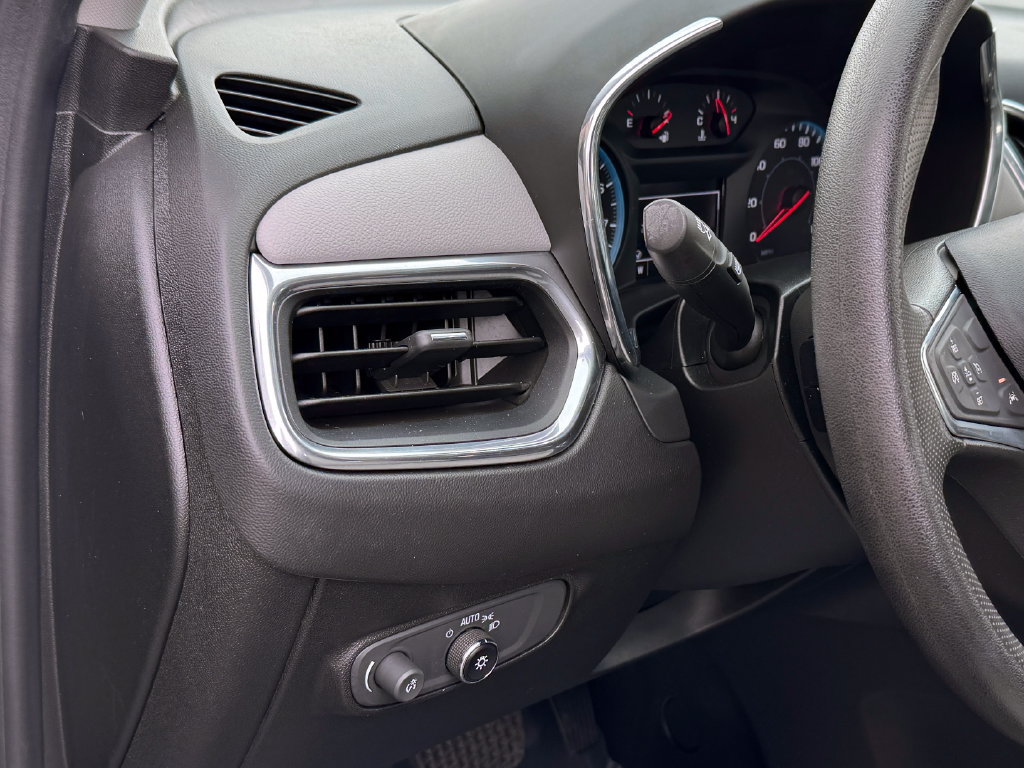 Used 2020 Chevrolet Equinox LS AWD/4WD image 18